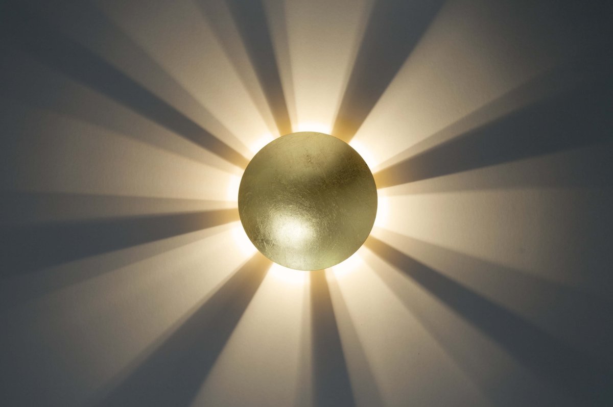 Sunset Ø16 Kulta seinävalaisin valmistajalta Brilliant - 