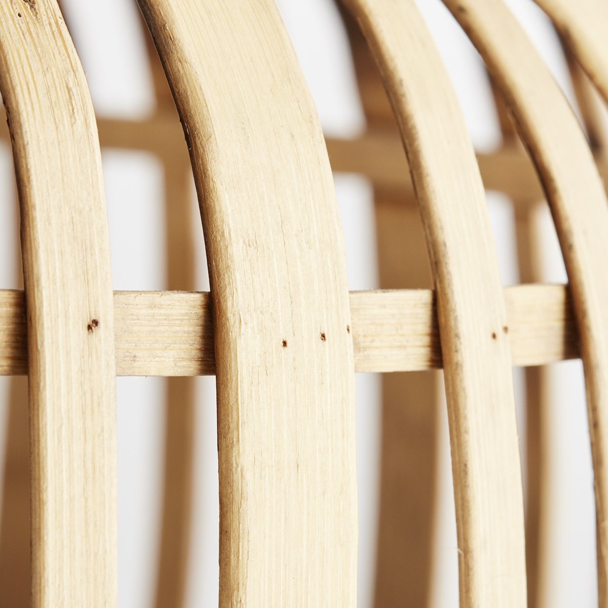 Woodrow Ø40 Luonto plafondi valmistajalta Brilliant - Valaisin antaa l&auml;mpim&auml;n ja miellytt&auml;v&auml;n valon ja luo miellytt&auml;v&auml;n tunnelman huoneeseen.