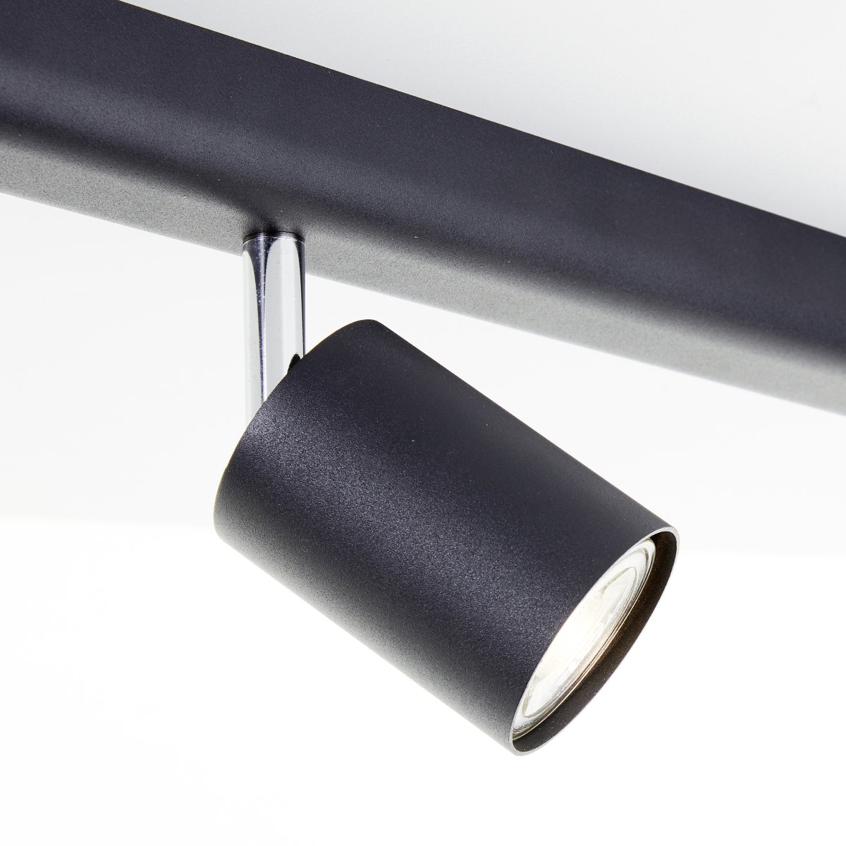 Different 6 Musta kohdevalaisin valmistajalta Brilliant - 