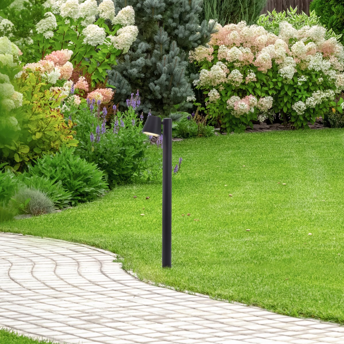 Bari 80cm Musta pylväsvalaisimet valmistajalta Brilliant - Ajattoman viehätyksensä ja vankan rakenteensa ansiosta Bari-pollarit ovat täydellinen lisä ulkoympäristöösi.