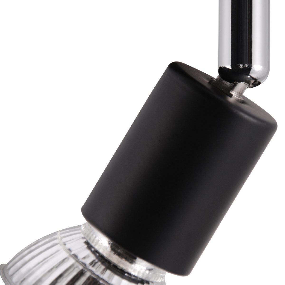 Prato 3 Matta musta kohdevalaisin valmistajalta Brilliant - Valaisin on valmistettu metallista ja siinä on tyylikäs muotoilu, joka sopii hyvin moderniin sisustukseen.