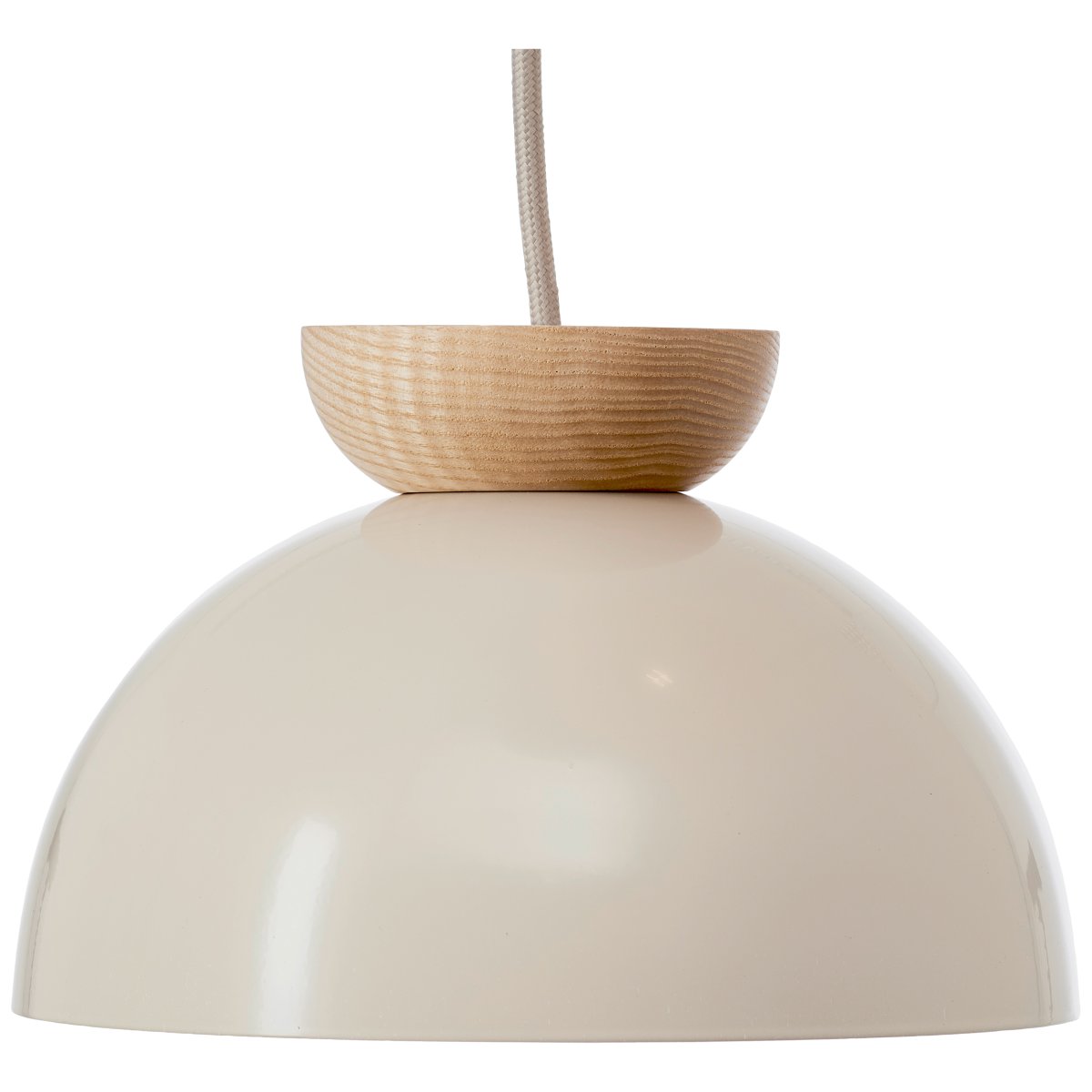 Nalam Ø45 Beige kattovalaisin valmistajalta Brilliant - Valmistettu metallista ja puusta, se antaa tyylikkään ja lämpimän vaikutelman mihin tahansa huoneeseen.