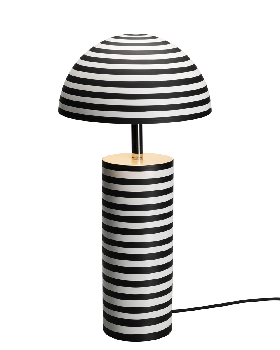 Stripe 50cm Mustavalkoinen pöytävalaisin valmistajalta By Rydéns - Stripe on Lena Nyholmin suunnittelema moderni ja koristeellinen p&ouml;yt&auml;valaisin.