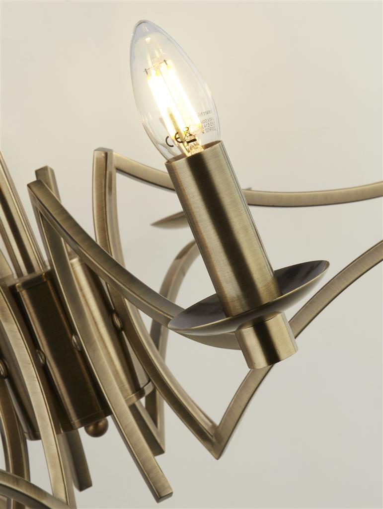 Ascot Ø72 Antiikkimessinki kattovalaisin valmistajalta Searchlight - Reilun 72 cm:n halkaisijan ja yhteensä kahdeksan lampunpitimen ansiosta se tarjoaa tehokkaan ja tasaisen valaistuksen.