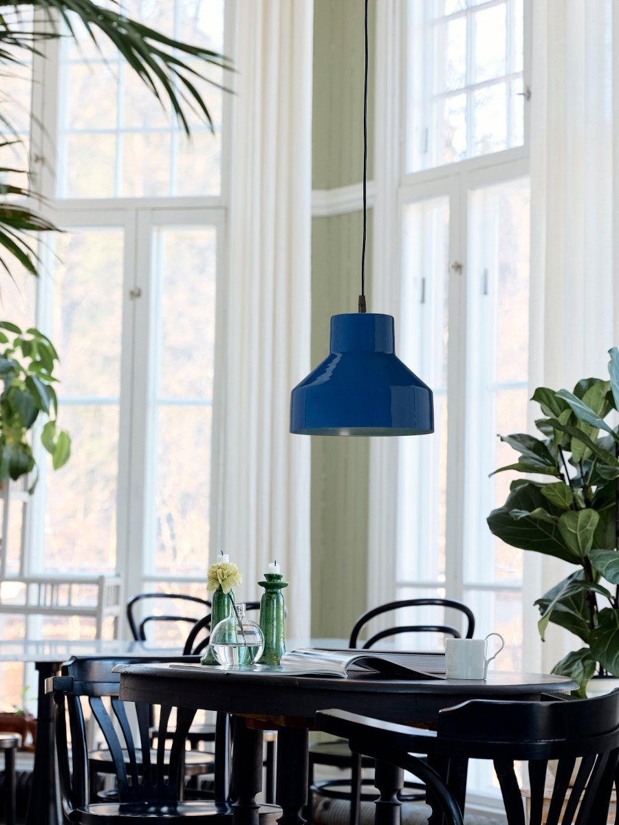 Solo Ø26 Sininen kattovalaisin valmistajalta PR Home - Kattovalaisin Solo on pienempi kattovalaisin metallista.