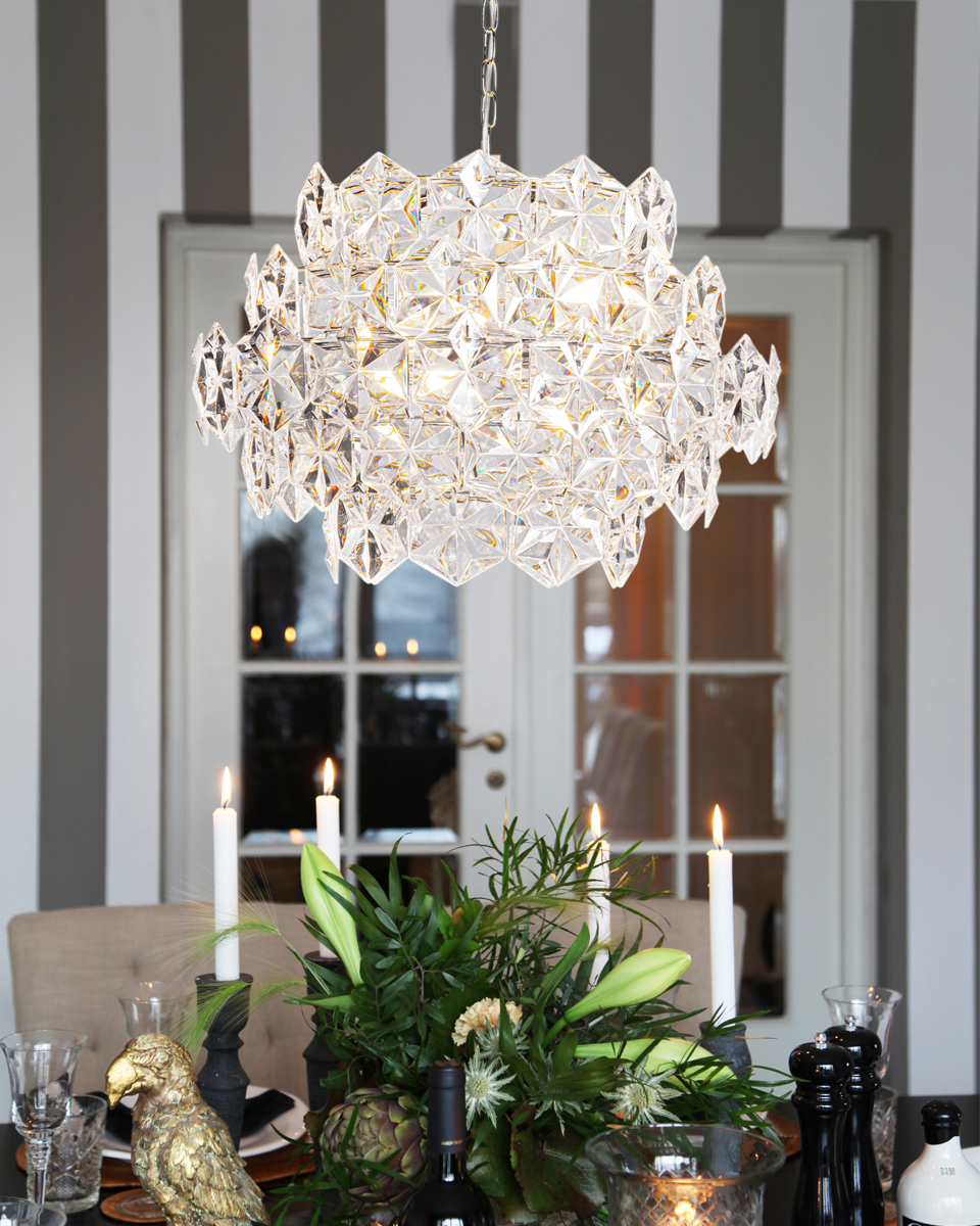 Monarque Ø58 Läpinäkyvä kristalli valmistajalta By Rydéns - Monarque on t&auml;ydellinen valinta niille, jotka haluavat lis&auml;t&auml; eleganssia, valoa ja persoonallisuutta kotiinsa.