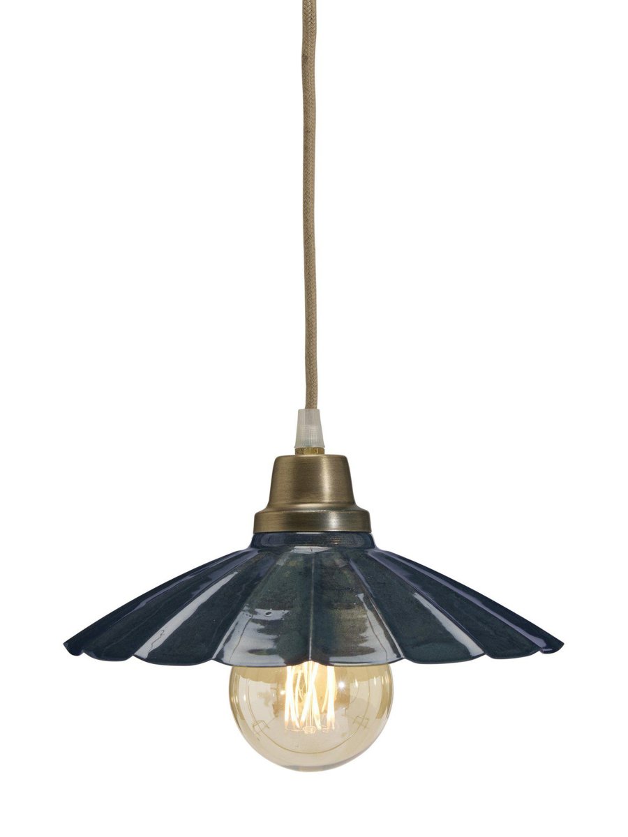 Ester Ø24 Sininen ikkunavalaisin valmistajalta PR Home - Ester-ikkunavalaisin on valmistettu metallista ja siin&auml; on marmoria j&auml;ljittelev&auml; emalipinta.