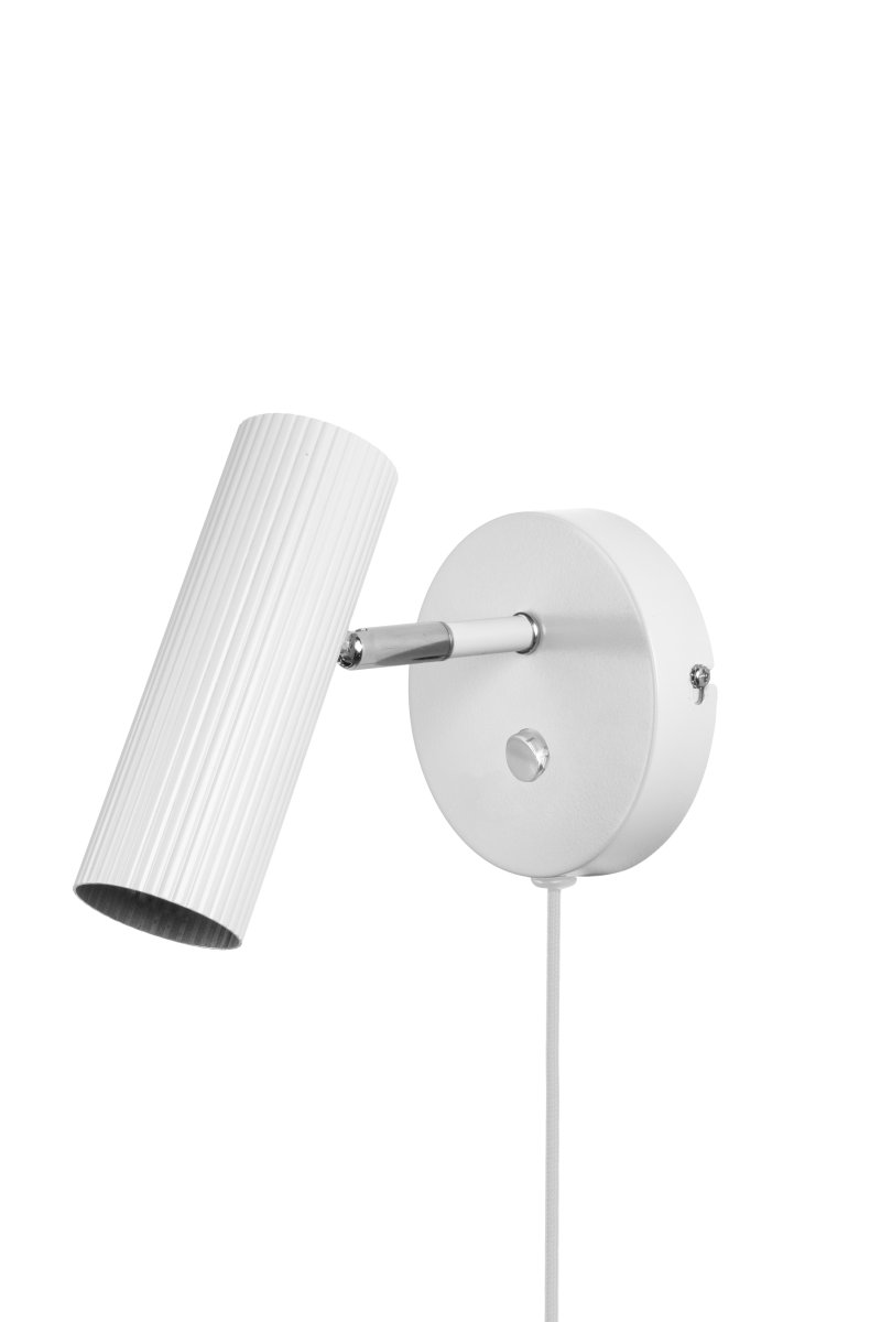 Hubble Valkoinen lukulamppu valmistajalta Globen Lighting - Varjostinta voidaan säätää pystysuunnassa ja sivusuunnassa.