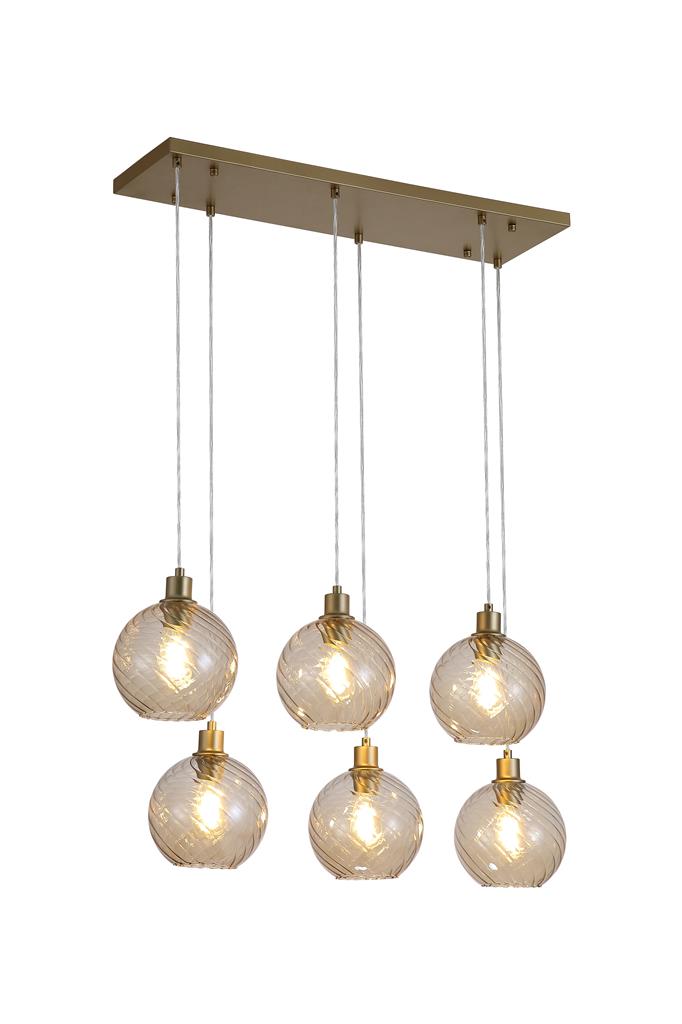 Radiance 95cm Kulta kattovalaisin valmistajalta Searchlight - Kun lamppu on p&auml;&auml;ll&auml;, levi&auml;&auml; pehme&auml; ja kutsuva hehku.