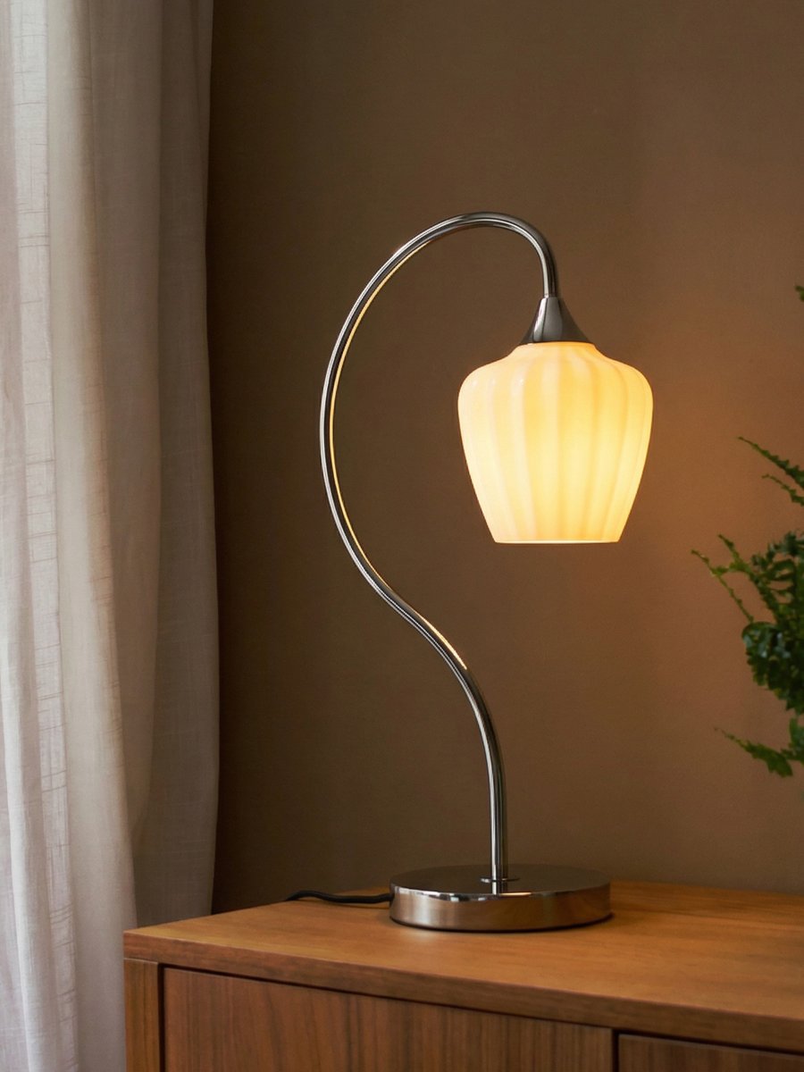 Amalfi 50cm Valkoinen pöytävalaisin valmistajalta PR Home - Amalfi-pöytävalaisimessa on elegantti ja ajaton muotoilu, jonka ominaispiirre on pehmeä ja lumikellosta inspiraationsa saanut muoto.