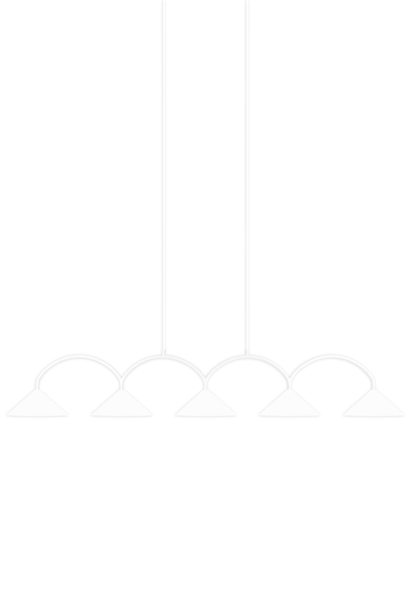 Curve 165cm Valkoinen kattovalaisin valmistajalta Globen Lighting - Riippuvalaisin on valmistettu mattalakatusta metallista, ja siin&auml; on viisi varjostinta.