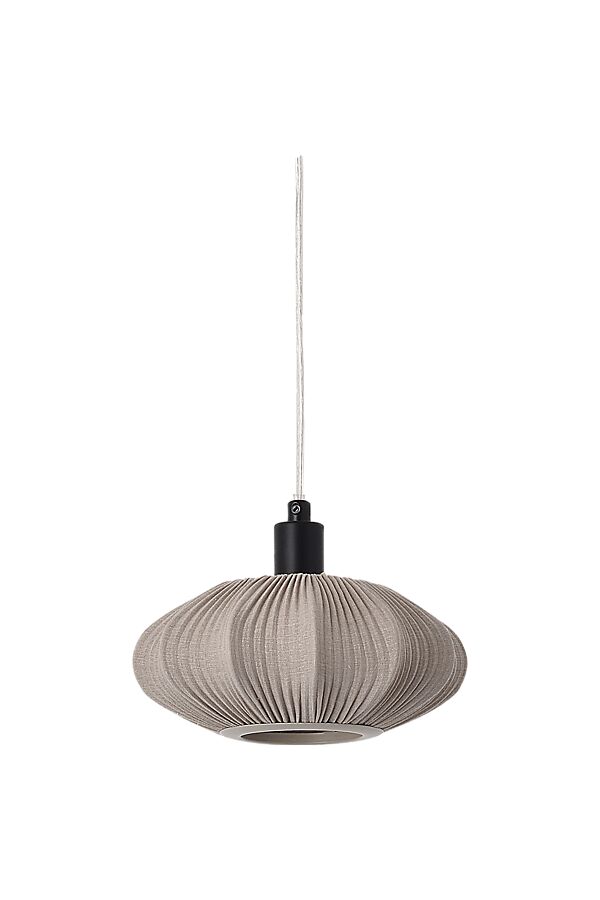 Mamsell Ø22 Harmaa ikkunavalaisin valmistajalta Aneta Lighting - Mamsell-ikkunavalaisin on päällystetty hienoksi laskostetulla joustavalla kankaalla, joka antaa miellyttävän hieman himmeän valon.