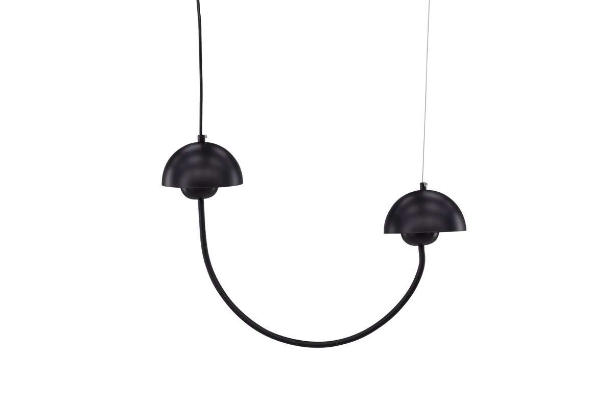 Lyckorna 55cm Musta kattovalaisin valmistajalta Venture Design - T&auml;m&auml; valaisin on t&auml;ydellinen niille, jotka etsiv&auml;t koristeellista mutta samalla tyylik&auml;st&auml; valaisinta, jolla on pehme&auml; muotoilu ja joka sopii useimpiin huoneisiin ja sisustustyyleihin.