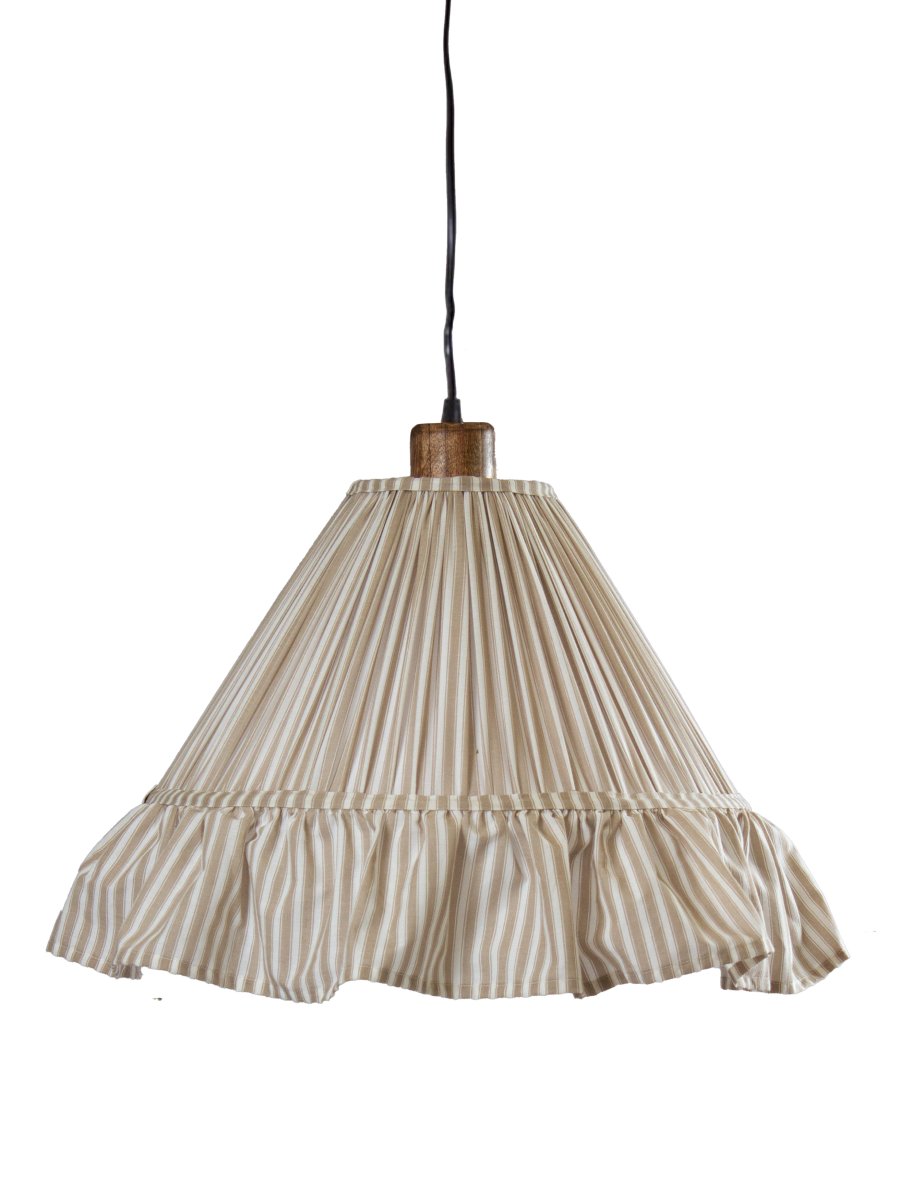 Estrid Ø40 Beige kattovalaisin valmistajalta PR Home - Estrid on ihastuttava kattovalaisin, jossa on pehme&auml; ja koristeellinen muotoilu.