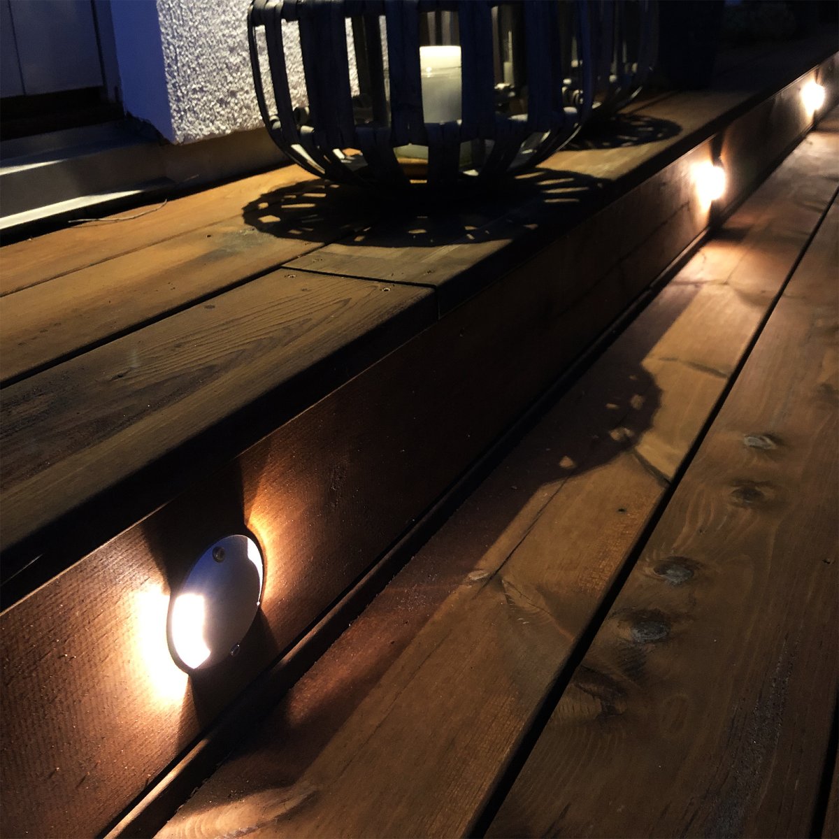 Zenit Duo 5 Hopea valmistajalta Lightson - Paketti sis&auml;lt&auml;&auml; viisi Zenit Duota, muuntajan ja 10 metrin haarakaapelin, jotta voit helposti koota kaiken.