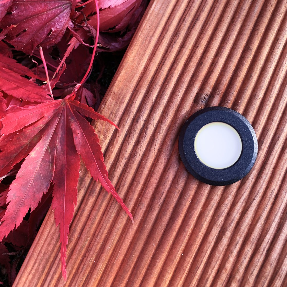 Orion 10 Musta valmistajalta Lightson - Orion on my&ouml;s saatavilla&aring; Orion 5 -pakkauksena (taide: 5098), jos haluat laajentaa j&auml;rjestelm&auml;&auml;si.