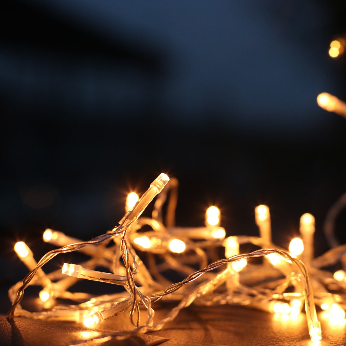 Ice Läpinäkyvä valmistajalta Lightson - Joustava ja edullinen 12 voltin j&auml;rjestelm&auml; (turvallinen heikkovirta) puutarhaasi, jonka voit helposti asentaa itse ja jonka voit my&ouml;hemmin rakentaa, halutessasi jopa 50 metriin.