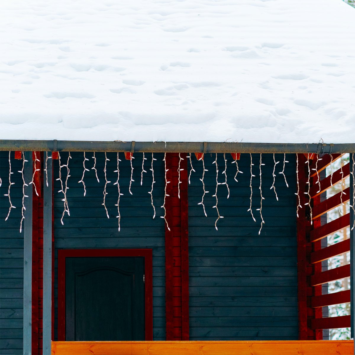 Ice Läpinäkyvä valmistajalta Lightson - Joustava ja edullinen 12 voltin j&auml;rjestelm&auml; (turvallinen heikkovirta) puutarhaasi, jonka voit helposti asentaa itse ja jonka voit my&ouml;hemmin rakentaa, halutessasi jopa 50 metriin.