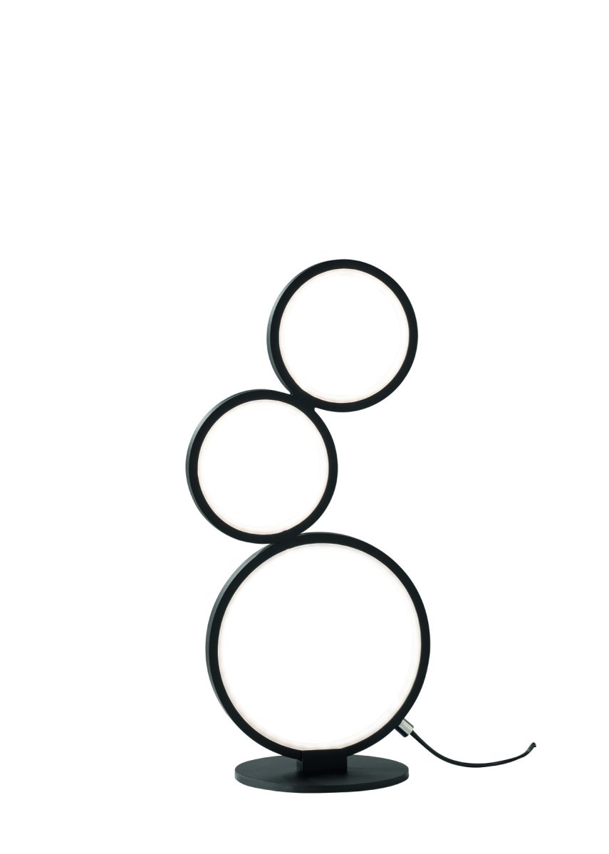 Rondo 45cm Musta pöytävalaisin valmistajalta Trio Lighting - 45 cm korkeassa lampussa on integroitu johtokytkimellä ohjattava himmennin, joten valon kirkkautta voi säätää joustavasti.