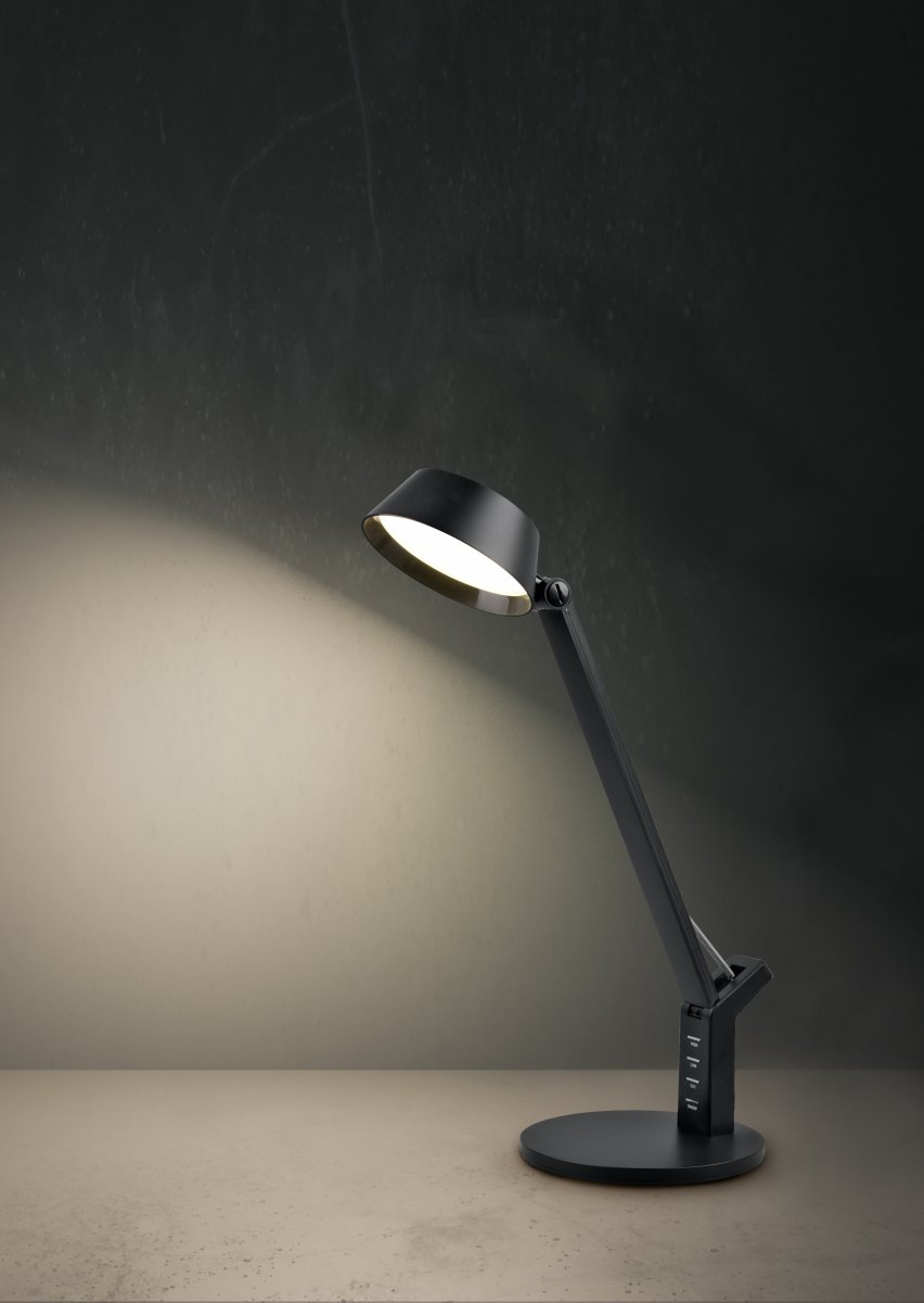 Ava 40cm Musta työpöytävalaisin valmistajalta Trio Lighting - Valaisimessa on integroitu LED ja valoteho 600lm.