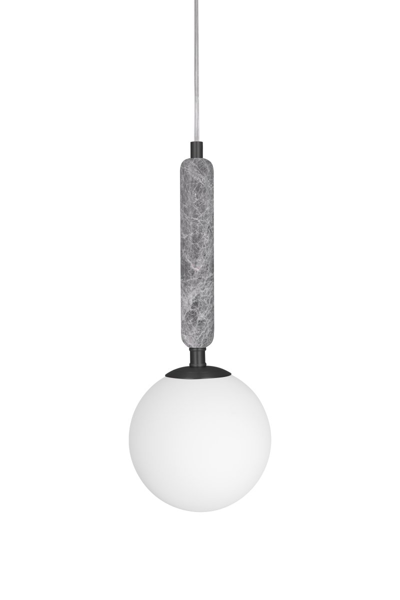 Torrano Ø15 Harmaa marmori ikkunavalaisin valmistajalta Globen Lighting - Valaisimessa on 350 cm pitkä läpinäkyvä johto, jossa on virtakytkin ja pistoke.