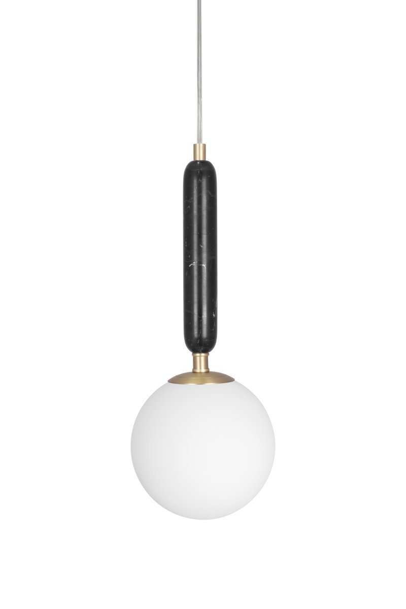 Torrano Ø15 Musta marmori ikkunavalaisin valmistajalta Globen Lighting - Valaisimessa on 350 cm pitkä läpinäkyvä johto, jossa on virtakytkin ja pistoke.
