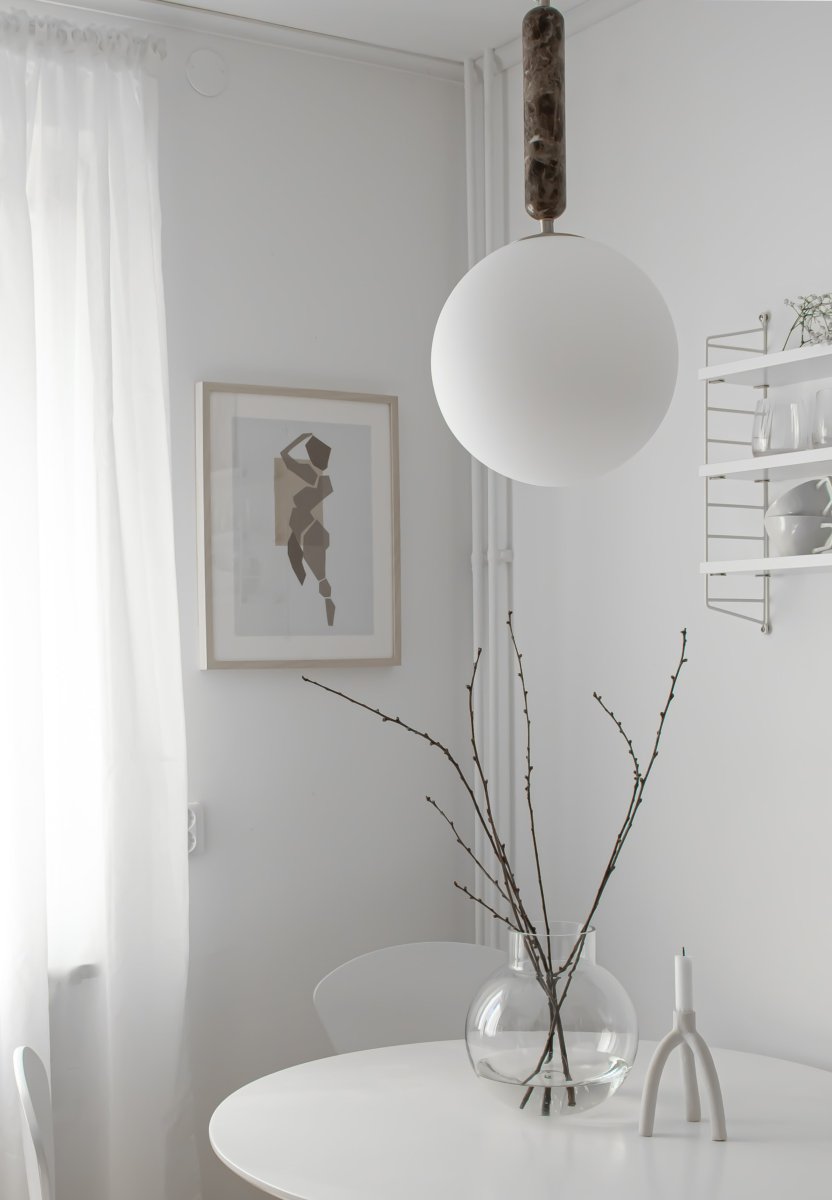 Torrano Ø30 Ruskea marmori kattovalaisin valmistajalta Globen Lighting - Kivi on luonnonmateriaali, jonka marmoroinnin v&auml;ri ja s&auml;vyt vaihtelevat ja luovat ainutlaatuisen kuvion jokaiselle valaisimelle.