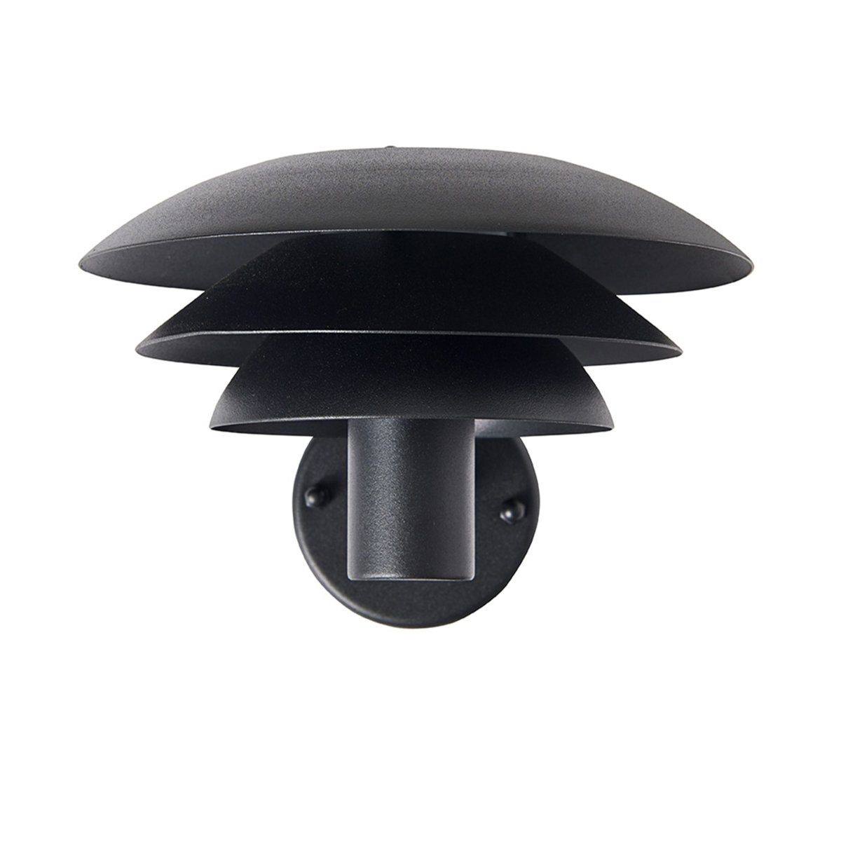 DL20 Musta ulkovalo valmistajalta Dyberg Larsen - Valaisimessa on kolme erikokoista ikonista varjostinta, jotka levittävät maagista valoa, ja se on valmistettu ruostumattomasta teräksestä eleganteilla mattamustilla sävyillä.