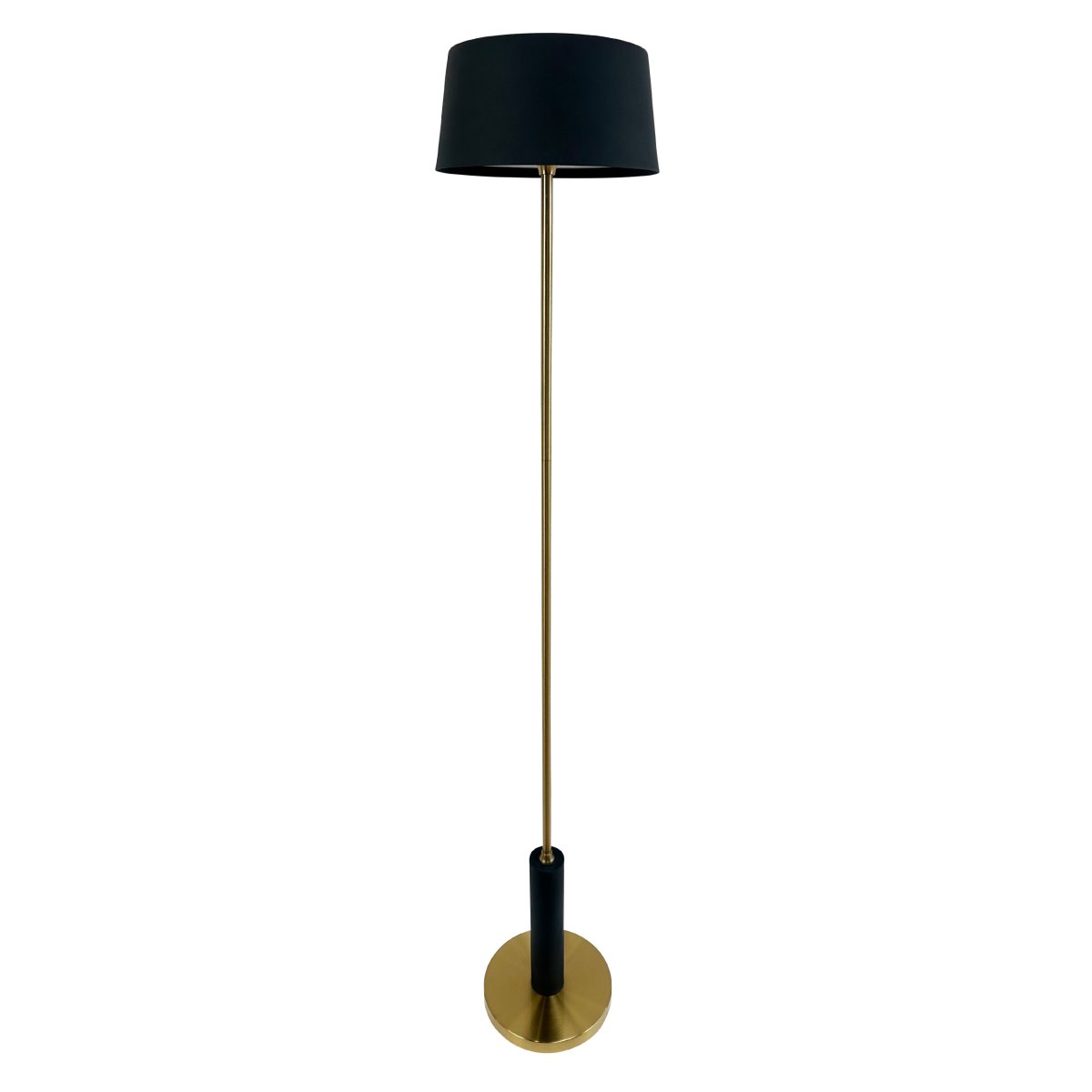 Yoyo LED 125cm Messinki Siirrettävä valmistajalta Dyberg Larsen - Med en bas och stomme i m&auml;ssings, kombinerat med en sk&auml;rm i borstad svart metall, blir Yoyo en elegant inredningsdetalj.