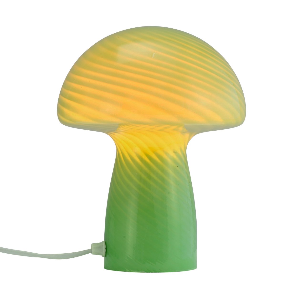 Jenny 23cm Vihreä pöytävalaisin valmistajalta Dyberg Larsen - Jenny Mushroom -pöytävalaisin &ndash; pieni ja elegantti vihreä valaistusratkaisu, joka tuo sisustukseen hienostuneen ilmeen.