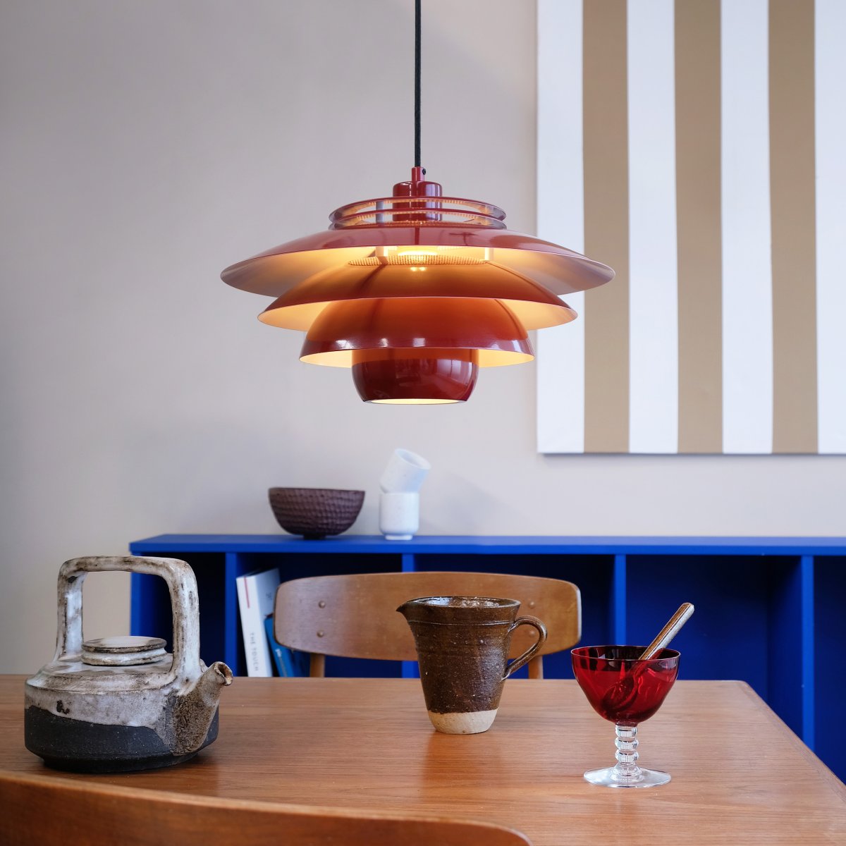 Ejka Ø38 Tummanpunainen kattovalaisin valmistajalta Dyberg Larsen - 