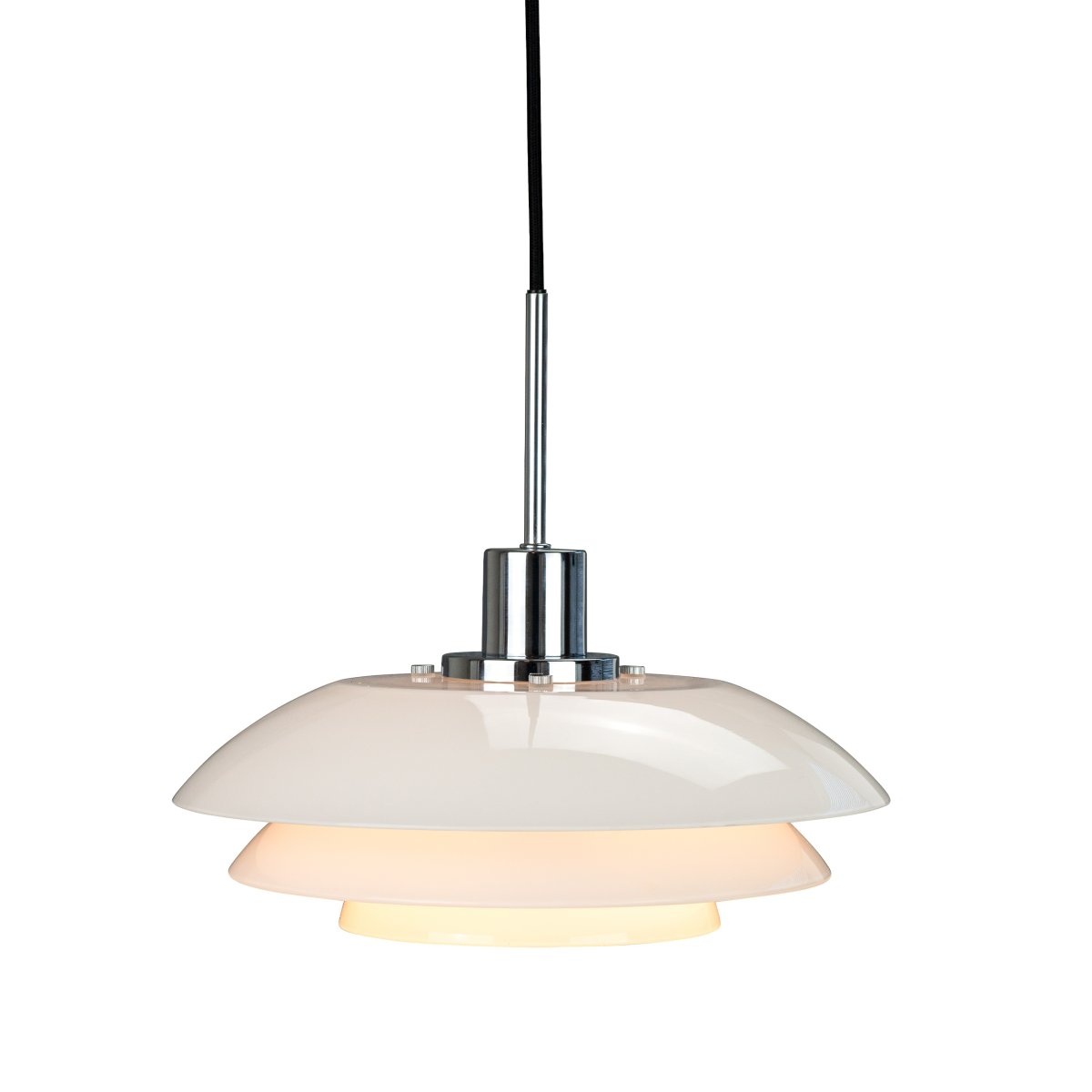 DL31 Ø31 Kromi kattovalaisin valmistajalta Dyberg Larsen - Tyylikäs riipus DL31 on DL-sarjan uusi jäsen ja on kaunis ominaisuus jokaisessa kotisi pöydässä.