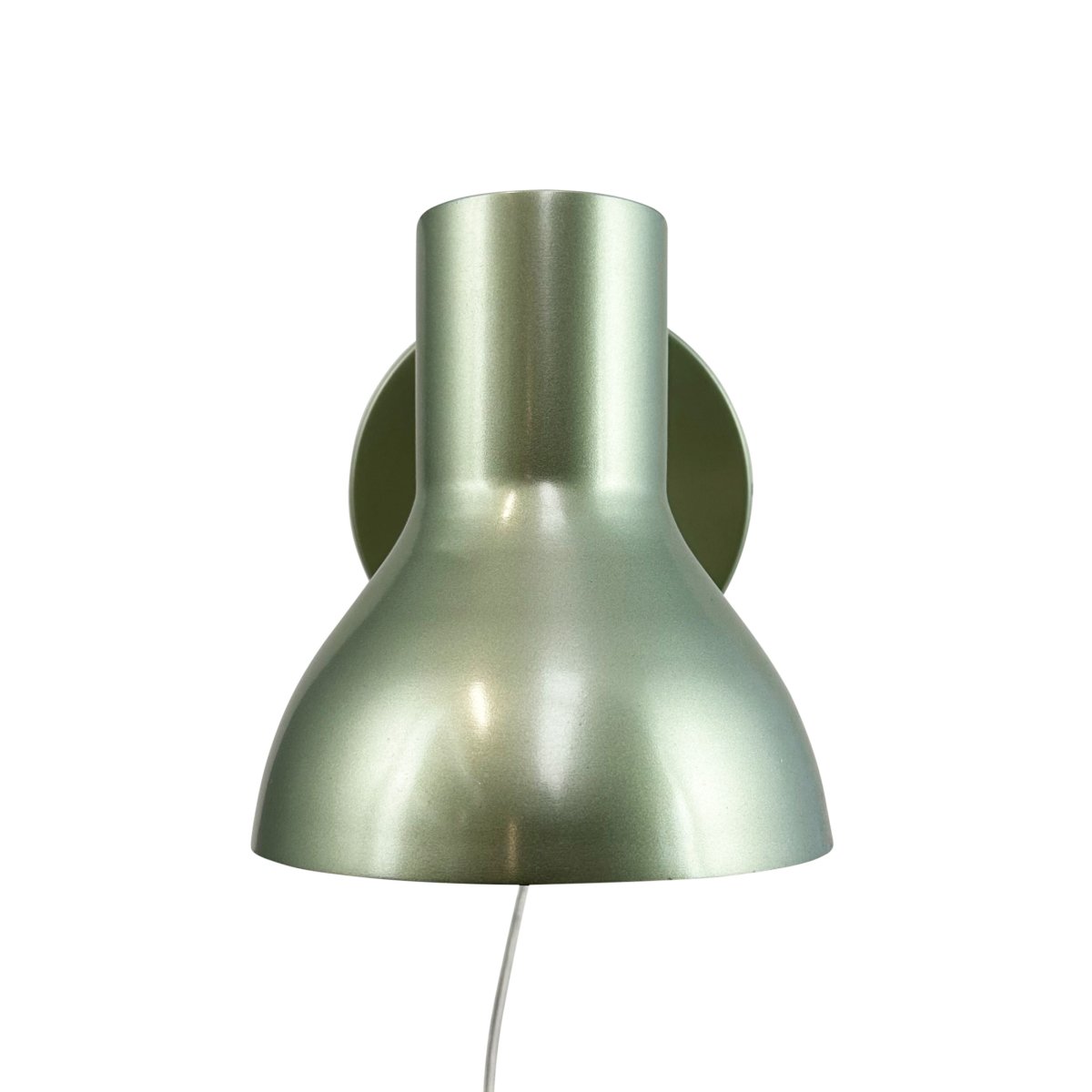 Bob Vihreä lukulamppu valmistajalta Dyberg Larsen - Bob &auml;r det perfekta valet f&ouml;r det moderna hemmet och kombinerar stilren design med funktionalitet.