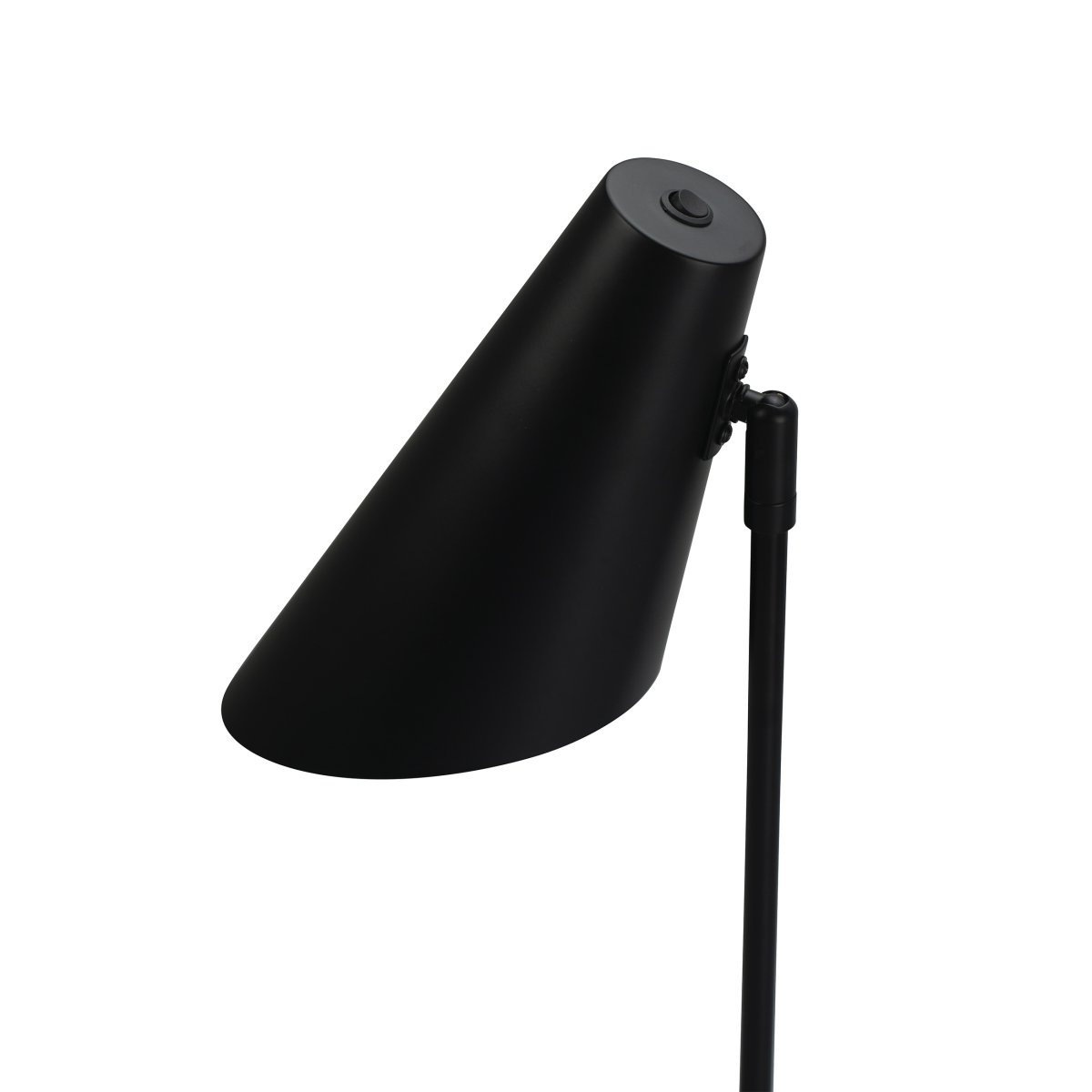 Cale 50cm Musta työpöytävalaisin valmistajalta Dyberg Larsen - Mattamusta metallista valmistettu pöytävalaisin ja vapaasti pyöritettävä lampun pää sopivat täydellisesti lukuvaloksi makuuhuoneeseen tai tyylikkääksi sisustusyksityiskohtaksi olohuoneeseen.
