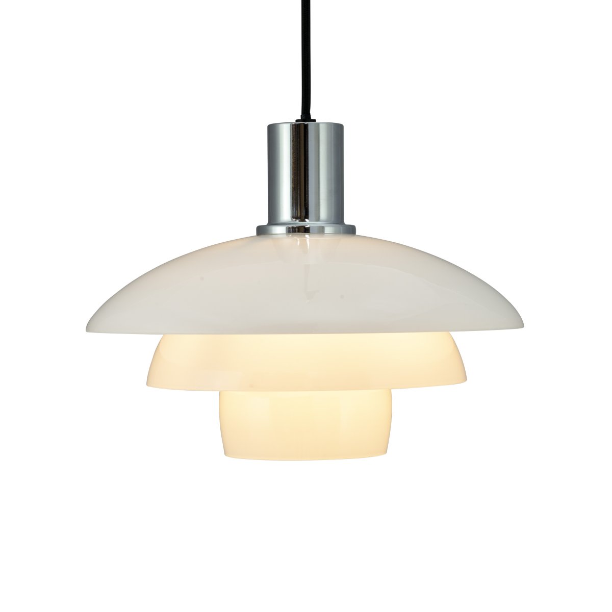 Morph Ø28 Opaali kattovalaisin valmistajalta Dyberg Larsen - Suositun tanskalaissuunnittelijan Frank Kerdilin suunnittelemassa Morph-valaistusmallistossa yhdistyy eleganssi ja toimivuus, mikä tekee siitä ajattoman ja tyylikkään lisän kotiisi.