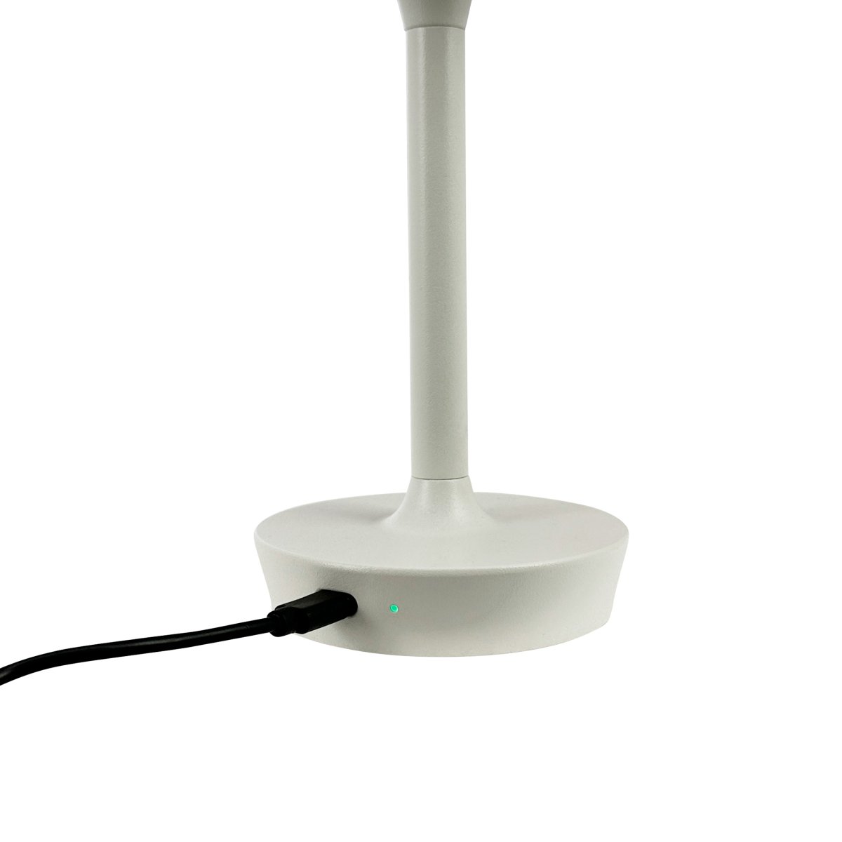 Flow 25cm Kermanvalkoinen Siirrettävä valmistajalta Dyberg Larsen - Se ladataan USB-C-kaapelilla (sovitin ei sisälly toimitukseen), ja se on suojattava kosteudelta; se on IP20-sertifioitu.