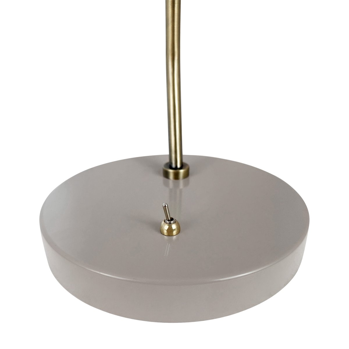 Sleep 43cm Kiiltävä beige työpöytävalaisin valmistajalta Dyberg Larsen - T&auml;m&auml; p&ouml;yt&auml;valaisin yhdist&auml;&auml; yksinkertaiset linjat ja toiminnot rauhoittavan ja miellytt&auml;v&auml;n valon luomiseksi ymp&auml;rist&ouml;&ouml;si.