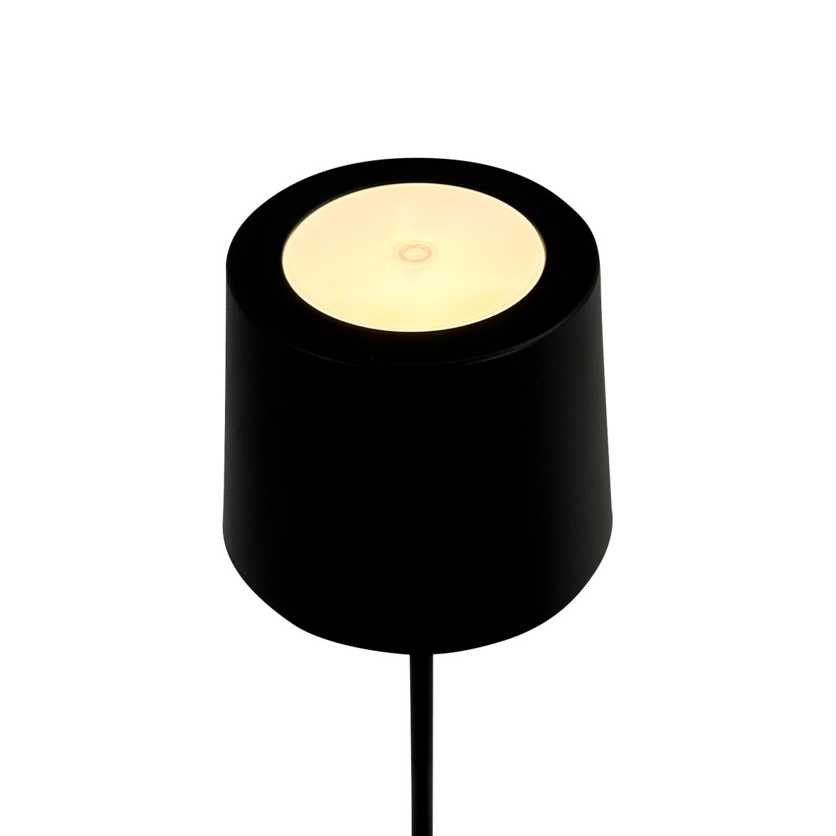 Karl 37cm Musta Siirrettävä valmistajalta Dyberg Larsen - Lamppu on helppo ladata USB-C:n kautta, ja se on saatavana tyylikk&auml;in&auml; v&auml;rein&auml;, kuten musta ja valkoinen.