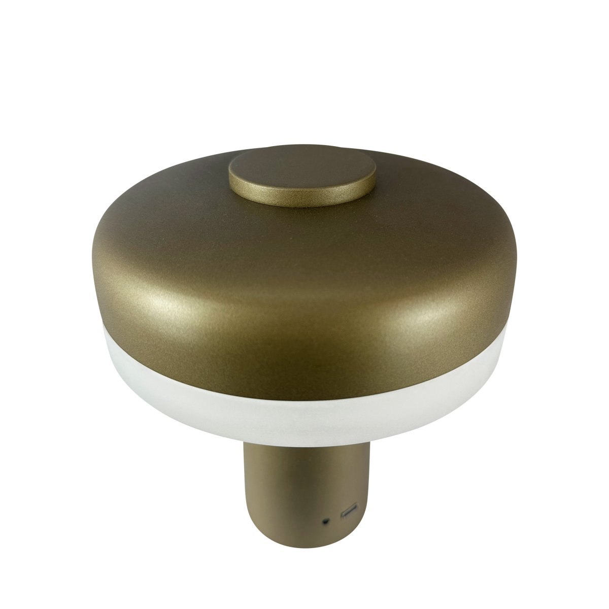 Porter 16cm Metallinvihreä Siirrettävä valmistajalta Dyberg Larsen - Porter LED-ladattava pöytävalaisin on moderni ja toimiva valaisin, jossa on ainutlaatuinen muotoilu, jossa valo tulee reunasta, mikä antaa miellyttävän ja tasaisen valon.