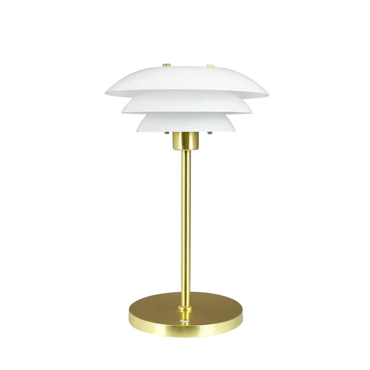 DL20 LED 30cm Messinki Siirrettävä valmistajalta Dyberg Larsen - Den uppladdningsbara lampan har en h&ouml;jd p&aring; 30 cm och en lampsk&auml;rmsdiameter p&aring; 20 cm, vilket g&ouml;r den perfekt f&ouml;r s&auml;ngbordet, skrivbordet eller en mysig h&ouml;rna.