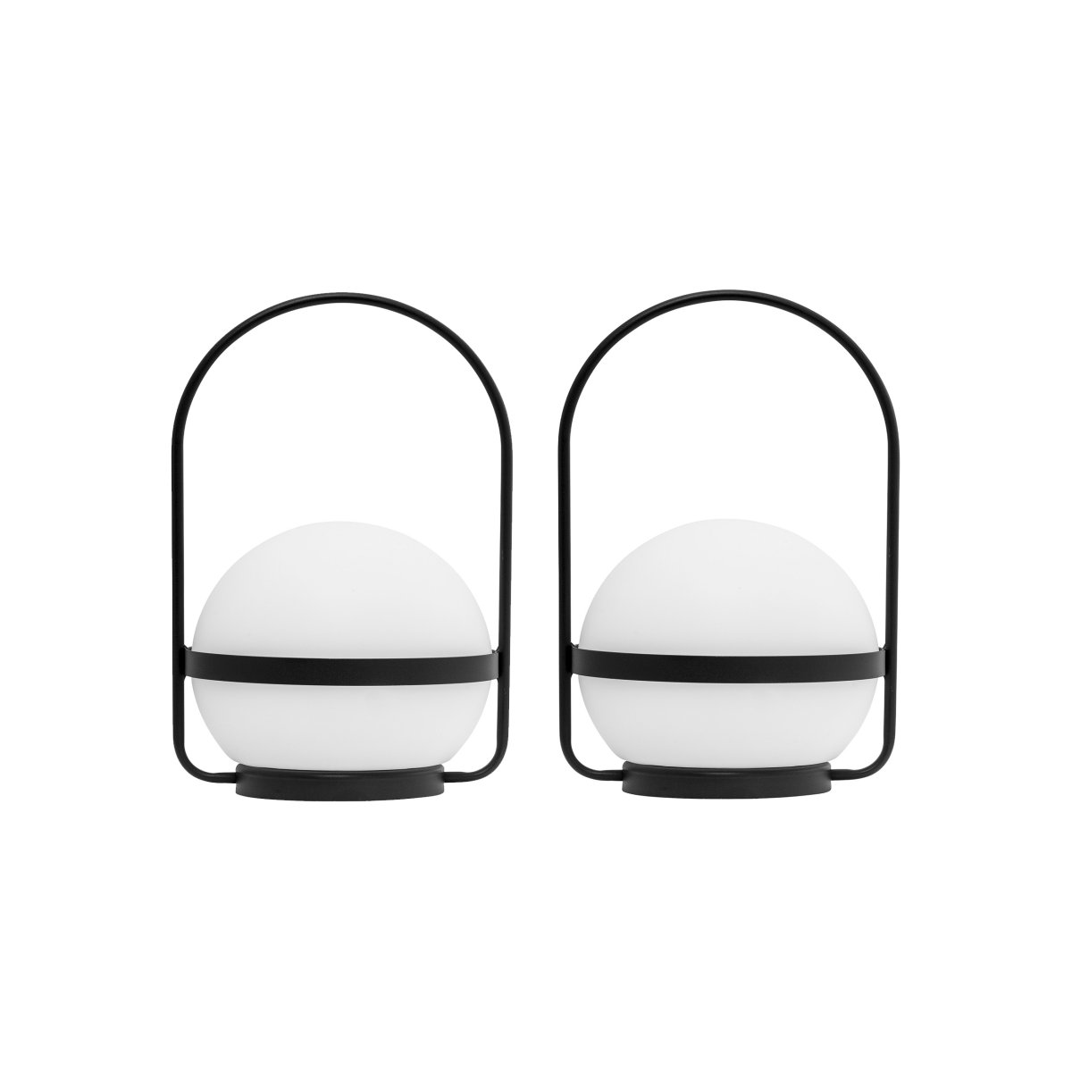 Summer Mini 18cm 2 Kpl Musta Siirrettävä valmistajalta Dyberg Larsen - Niiss&auml; on integroitu LED-valo, jossa on kolme kirkkaustasoa (100 %, 50 % ja 25 %), joita voidaan helposti s&auml;&auml;t&auml;&auml; varjostimien himmentimell&auml;.