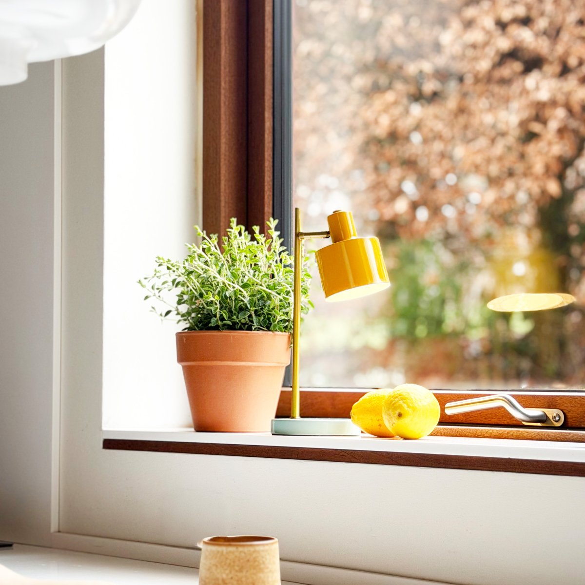 Ocean Mini 28cm Monivärinen Siirrettävä valmistajalta Dyberg Larsen - T&auml;yteen latautuminen kest&auml;&auml; noin 6 tuntia ja valaisin palaa jopa 20 tuntia pienimm&auml;ll&auml; kirkkaudella ja jopa 4 tuntia suurimmalla kirkkaudella.