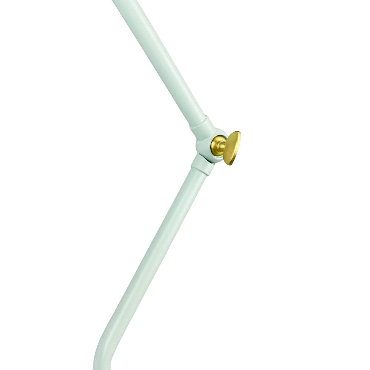 Vela 45cm Mintunvihreä työpöytävalaisin valmistajalta Dyberg Larsen - Kahden s&auml;&auml;dett&auml;v&auml;n nivelen avulla voit helposti s&auml;&auml;t&auml;&auml; korkeutta ja kulmaa tarpeen mukaan, ja messingiviimeistellyt koristeelliset yksityiskohdat tekev&auml;t s&auml;&auml;d&ouml;st&auml; sujuvaa.