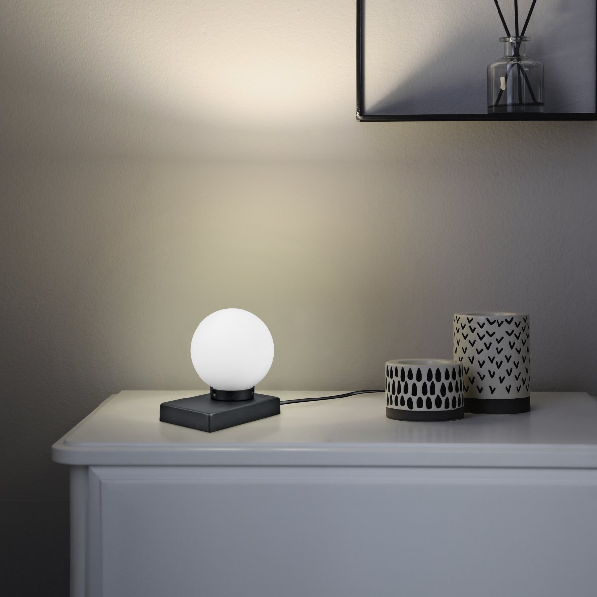 Davi 15cm Musta pöytävalaisin valmistajalta Trio Lighting - 