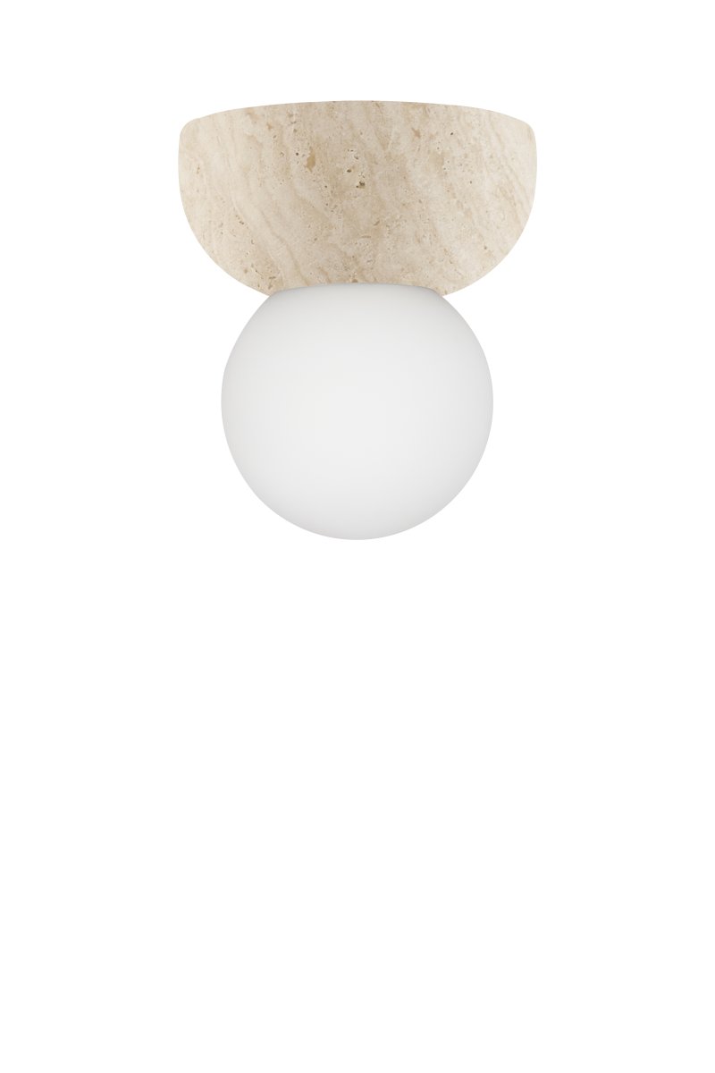 Torrano Ø13 Beige travertiini kylpyhuoneen valaisin valmistajalta Globen Lighting - Valaisin on IP44-luokiteltu, mikä tarkoittaa, että sitä voidaan käyttää kosteissa tiloissa, kuten kylpyhuoneissa, ja sitä voidaan käyttää sekä seinillä että katoilla.