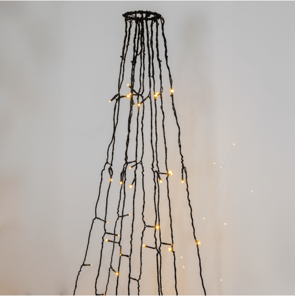 Lipputankovalo Golden Warm White 7m Musta valmistajalta Star Trading - Silmukassa on 360 LED-diodia, joiden kullanv&auml;rinen l&auml;mmin hehku on jakautunut poikki; 10 silmukkaa.