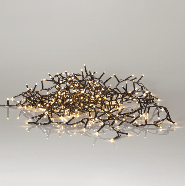 Valosarja Shiny Warm White 10m Musta valmistajalta Star Trading - Silmukka on noin 11 metriä pitkä ja valojen välinen etäisyys on 2 cm.