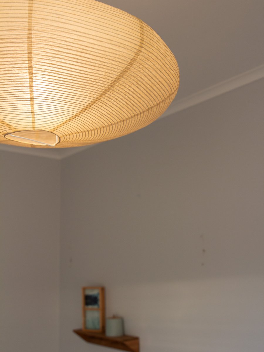 Yuni Varjostinta Ei Sis. Ripustinta Ø58 Beige kattovalaisin valmistajalta PR Home - Yuni on koristeellinen beigenv&auml;rinen riisipaperivarjostin, joka antaa pehme&auml;n ja miellytt&auml;v&auml;n valon.