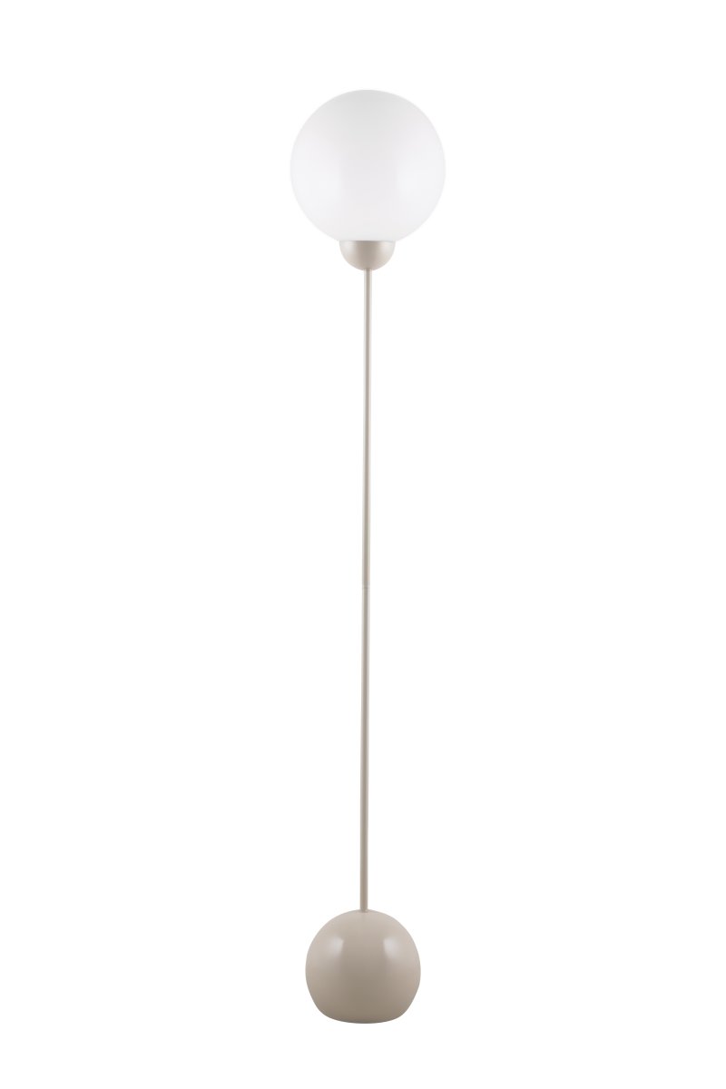 Ripley Beige lattiavalaisin valmistajalta Globen Lighting - Valaisin on valmistettu metallista ja siinä on opaalinvalkoinen lasikupu, joka levittää kaunista valoa.
