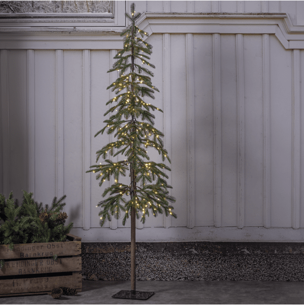 Grantorp 150cm Vihreä valmistajalta Star Trading - Grantorp on el&auml;v&auml;n n&auml;k&ouml;inen kuusi, joka on noin 150 cm korkea ja 40 cm leve&auml; ja valmistettu PE:st&auml;.